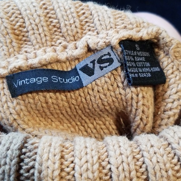 Sleeveless knitted sweater - Picture 3 of 3